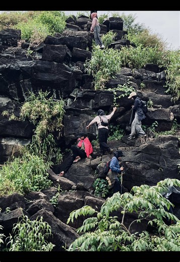 🗣️ : Landai ji🫴🏻 #bulusaukang #bulusaukangmaros #bulusaukang332mdpl #mendakigunung #fyp