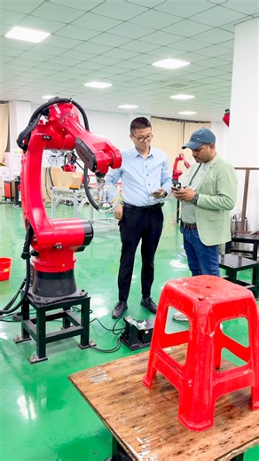 Borunte_robots_Wendy2 on Instagram: "Industrial #collaborative #welding #spraying #six-axis robot#robotfactory palletizing"