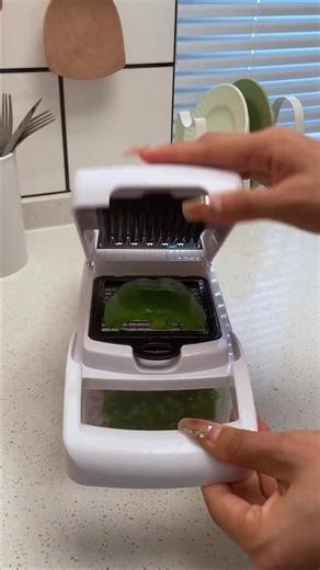 145K views · 1.1K reactions | 凌 Gagnez du temps en cuisine grâce à cette trancheuse à légumes multifonction !! Toutes vos préparations en un rien de temps 復勒  https://temu.to/k/euWBhaIMCyKTMGw  ÉCONOMISEZ JUSQU'À 90% !!  Profitez de 30% de réduction supplémentaires sur votre première commande avec le code <dke7993>  #temu #shoptemu #temufinds | Temu France | Facebook