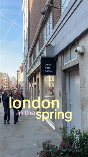 Springtime in London ! 🌸🍜 Spent the weekend in London and had the loveliest time. #whatalicereads #london #spring