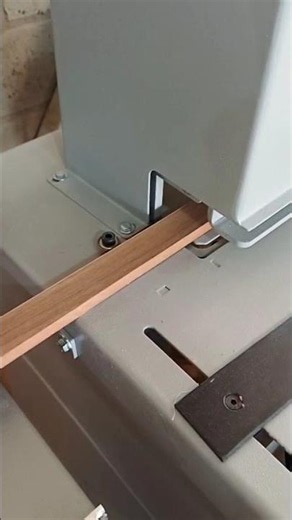 A nova refiladora HOLZ DUALSIDE está dando o que falar! A primeira do mercado que refila os 2 lados