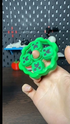 I made minecraft creeper spinner whit 3D printer #3d #3dprinter #minecraft