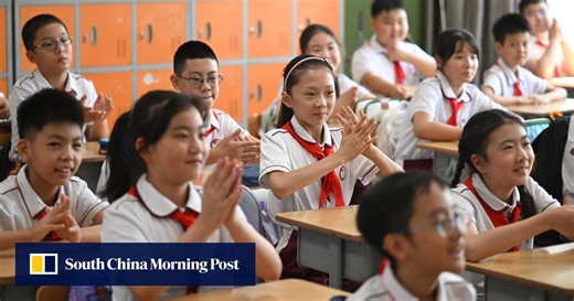 Zhengzhou the first city in China to ban cellphone use in schools