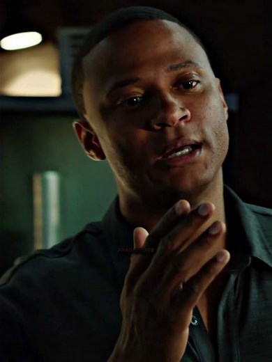 Oliver visits Thea as The Arrow and asks questions #shorts