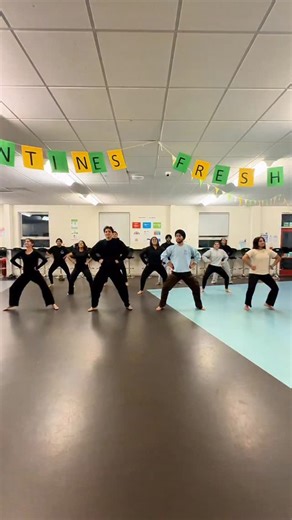 VP Bhangra on Instagram: "Keeping the legacy alive, bhangra classics never die 💪🏻 🎶 Saal Solvan @kulwinderdhillon8 . #vpbhangra #virsapunjab #bhangra #ukbhangra #londonbhangra #bhangradancers #bhangraclasses #punjabi #folkbhangra #london"