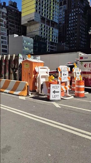 FDNY AMBULANCE AND NYU LANGONE HEALTH AMBULANCE RESPONDING IN MANHATTAN