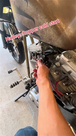 Harley chopper motorcycle cold start up chopper issues with carbureted bikes #harleydavison #choppers #softail