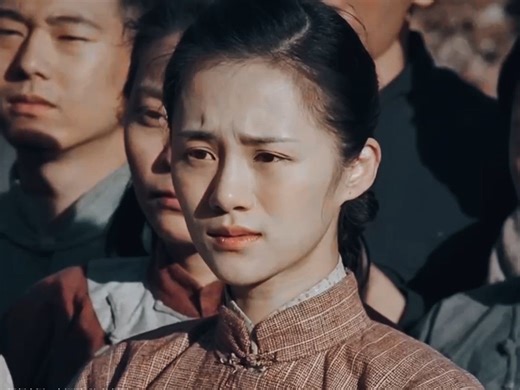 “红旗渠是林县人民的生命渠、希望渠",10万人仅仅靠着一锤一铲一双手，在悬崖峭壁上修成了1500公里的水利工程！