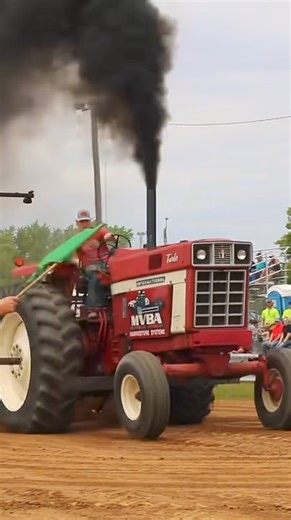 37K views · 613 reactions | Rolling Coal!! #stock | Farm Stock Tractor Pullers | Facebook