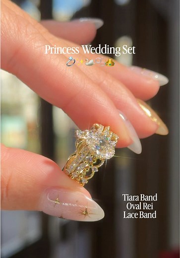 Elegante Conjunto de Anillos de Compromiso Ovalados