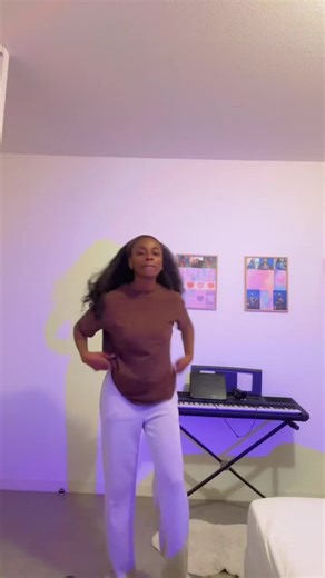 À quelle heure tu écoutes ma nouvelle chanson ? J’ai 30 jours pour maîtriser la chorégraphie de ma nouvelle chanson 😩