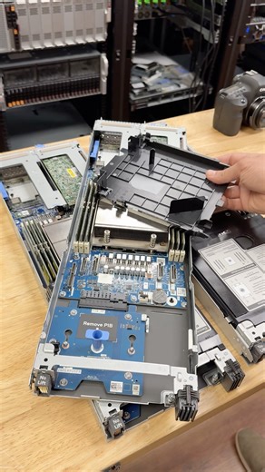 11K views · 150 reactions | We're working on a review of the Dell PowerEdge C6615 AMD Siena nodes right now and wanted the dedicated BOSS NVMe boot drives so we could fully utilize the 8x Gen5 E3.S bays on the front for storage, not OS. Dell hooked us up, here's the install. #dell #servers #amd Dell Technologies AMD | StorageReview | Facebook