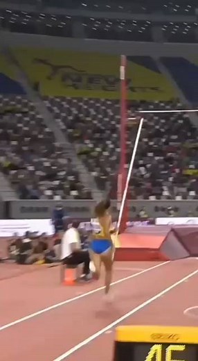 ▶️weememes◀️ on Instagram: "• @weee.comedy Follow @weee.comedy for more Weee🤣👍 #gegenmobbing #againstbullying #wow #ahahah #leichtathletik #fails2019 #falling #jumping #crazyvideos (Via @weee.memes ) Cr: @jhogan3132 Dm me for credits/removal"