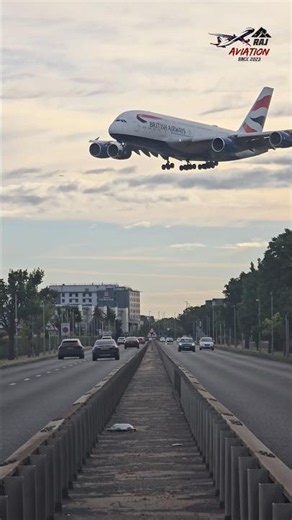 Everything looks TINY under this GIANT!😳 British Airbus A380 🇬🇧✈️👑. #britishairways #airbusa380