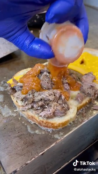 Delicious Hawaiian Kalua Pork Sandwich Recipe