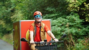 Lámh: Learn how to sign with Dizzy Deliveries!