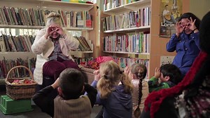 2.4K views · 16 reactions | In this short video, storyteller Anne E. Stewart tells the story of Mook Mook the owl. You can use words and actions to tell this simple story to your own children. Telling stories with your children helps them develop language and literacy. It’s also a great way to have fun together. | raisingchildren.net.au | Facebook