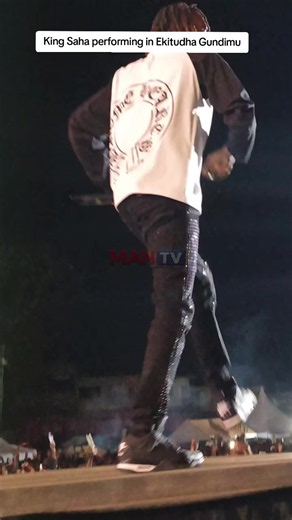 King Saha performing in Ekitudha Gundimu