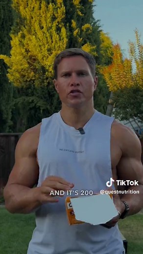 Meet Quest Hero Bars - 15-18g protein, 3g net carbs, & 1g sugar per bar! Five irresistible flavors!