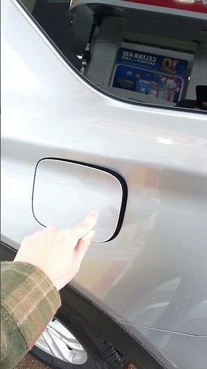 2020-2023 Ford Explorer Open Gas Cap