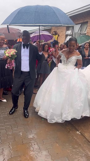 @Redcarpert_wedding dresses #weddingdress #dress @De bride of eaglE #eagle_eye_media #goviral #viral #foryoupage #rain #weddingtiktok #SAMA28