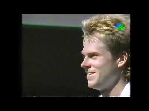 Stefan Edberg vs Boris Becker - Wimbledon 1990 Final - Highlights