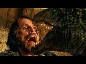 Pánico en el mercado Dino | Jurassic World: Dominio | Clip en Español
