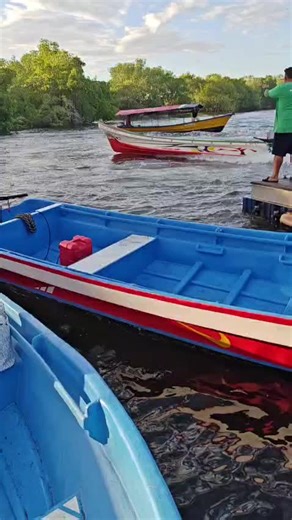 El Atardecer con Chicharito en la Lancha