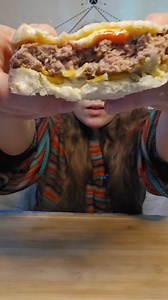 Garlic butter cheeseburger. Full vidoes linked below. #mukbang #eating #eatwithme #foodie #foodies #asmreating #eatingsounds | Therealscatteredmother