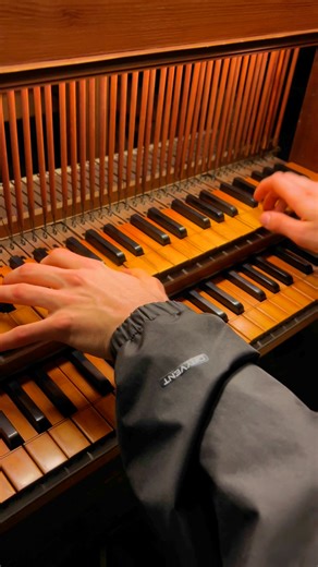 73K views · 1.3K reactions | This sounds so majestic!! I love how the split-stop system of these ancient organs allow you to use one manual like this! 朗 #organ #organist #santanyi #spain #orgel #orgelmusik #bombardeo #orgue #organo #church #kirche #kirchenmusik #kirchenmusiker #churchmusic #loud | Paul Fey - Organist & Composer | Facebook