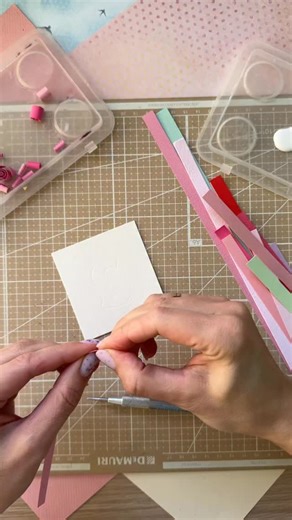 Small and cute initial with roses 🌹 #quilling #5minutecrafts | QllArt