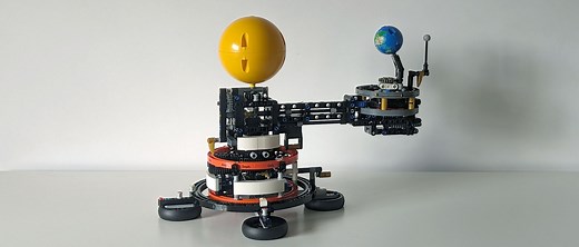 Lego Technic planet earth and moon in orbit review