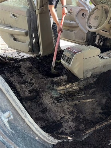 Old Car Restoration | Satisfying Car Makeover 🎯 عنوان (اردو): پرانے کار کی ریسٹوریشن | زبردست کار میک اوور | ٹک ٹاک 📝 Description (English): From an old rusty car to a stunning restored vehicle! A satisfying and viral car restoration transformation. Perfect TikTok video for car lovers and restoration fans. 📝 تفصیل (اردو): پرانے زنگ آلود کار کو ایک شاندار نئی شکل میں بدلتے دیکھیں۔ سکون دینے والی اور وائرل ہونے والی کار ریسٹوریشن ویڈیو۔ کار کے شوقین افراد کے لیے بہترین ٹک ٹاک ویڈیو۔ 🔑 Keywords