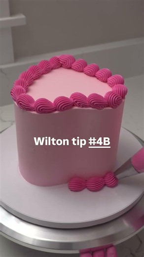 ⬇️ Piping Basics with the Wilton #4B Tip ⬇️ The Wilton #4B is my go-to piping tip for borders and
