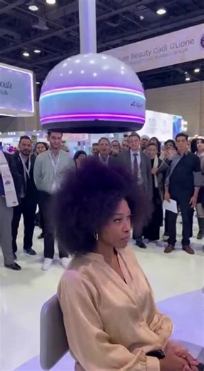 Discover Dubai's AI Salon Robot for Perfect Curls