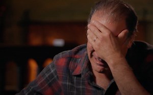 Mandy Patinkin breaks down in tears learning he lost family in Holocaust