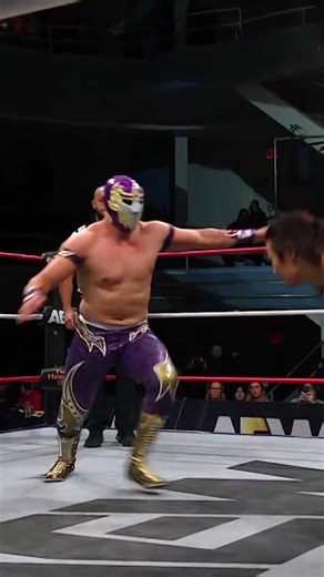 AEW Holiday Bash: Takeshita vs. Mascara Dorada Match