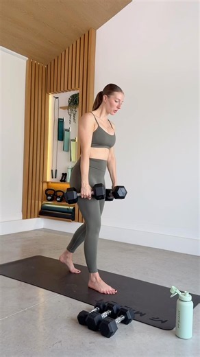 You know the drill, mind the muscle ⚡️Join Maddie in this 30 min Glutes & Core Strength in the app.