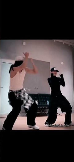 BTS V dancing on hindi song 😮😍🦋#bts #music #bollywood #dance #dancecover