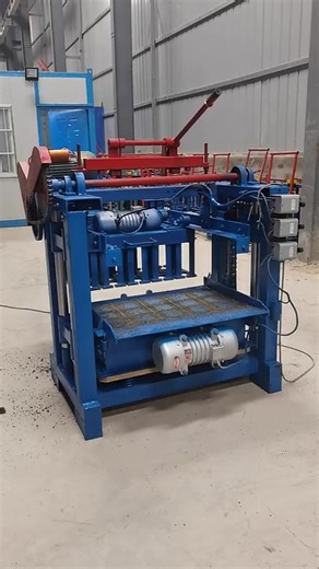 2025 New Automatic Concrete Block Machine Interlocking Brick Molding Machine for Small Business Low Investment