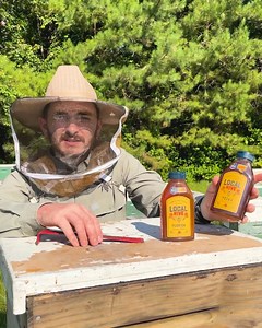 Everywhere there’s a local beekeeper, there’s a unique honey. Barry (in Florida) and Jake (in Texas) are just a few of the local American beekeepers we partner with to source our Local Hive Honey blends🍯 Shop unique Local Hive Honey blends from all over the U.S. on our website and on Amazon. | Local Hive Honey