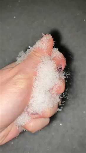 There’s nothing I love more 😍than the sound of crunching snow❄️✨ASMR #snow #crunchingsounds