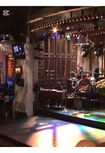 Blake Lively Hosts SNL with Muppets in 2009 Christmas Special