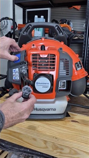 HUSQVARNA BACK PACK BLOWER COLD START. #michaelstoolbench #backpackleafblower #husqvarna