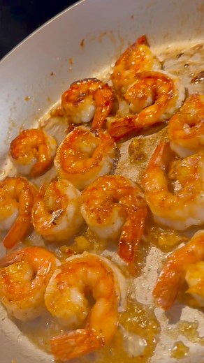 I ❤️ honey garlic shrimp perfect for shrimp n grits or steak 😋 | Chef Taling