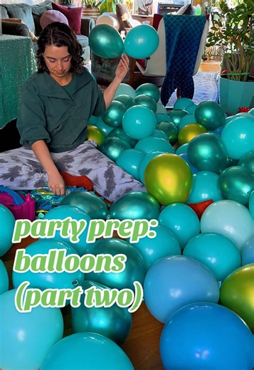 inflating and stringing the #balloons for my #underwater #birthdayparty 🫧🩵