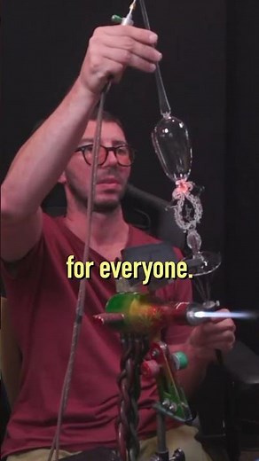 🔥 Glass Blowing Shaping techniques from a master!