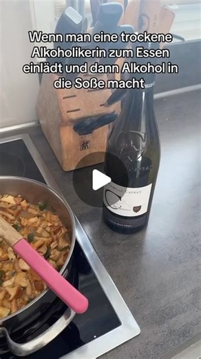 Laura Alexandra on Instagram: "#addiction #addictionrecovery #addictionawareness #alcoholic #alcoholism #alkohol #alkoholismus #alkoholiker #sucht #weinsoße #sober #sobriety #soberlife #nüchtern #mentalhealth #mentalegesundheit"