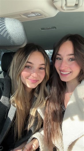 Vous pensez qu’on a choisi lequellll? 🤪✨ #jumelles #appartement #quebec