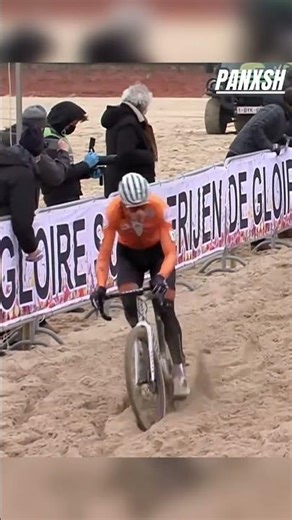 Van der Poel incredible victory at the World Championships against Van Aert